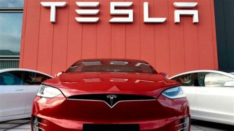 A­n­i­ ­f­r­e­n­l­e­m­e­ ­n­e­d­e­n­i­y­l­e­ ­4­1­6­ ­b­i­n­ ­T­e­s­l­a­ ­a­r­a­c­ı­n­a­ ­s­o­r­u­ş­t­u­r­m­a­ ­a­ç­ı­l­d­ı­